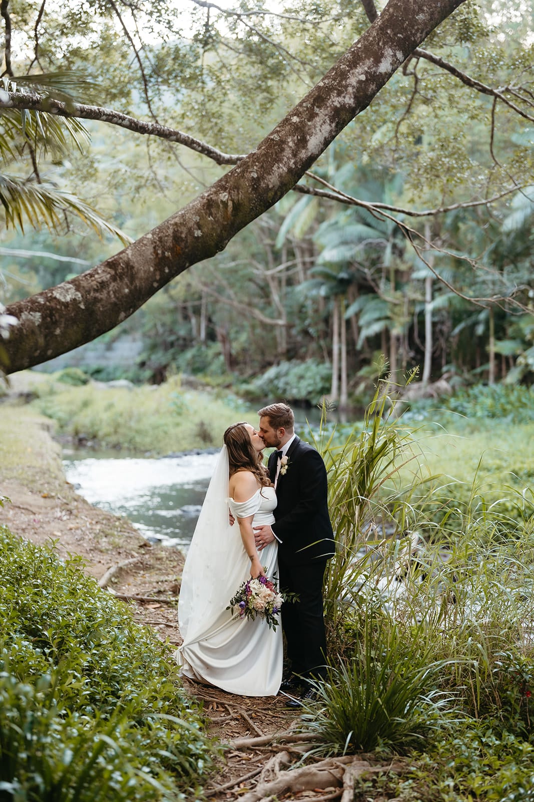 Alex & Crystal Currumbin Valley Micro Wedding | Alex & Crystal | Long.Tan .Park .Wedidng.AC .43