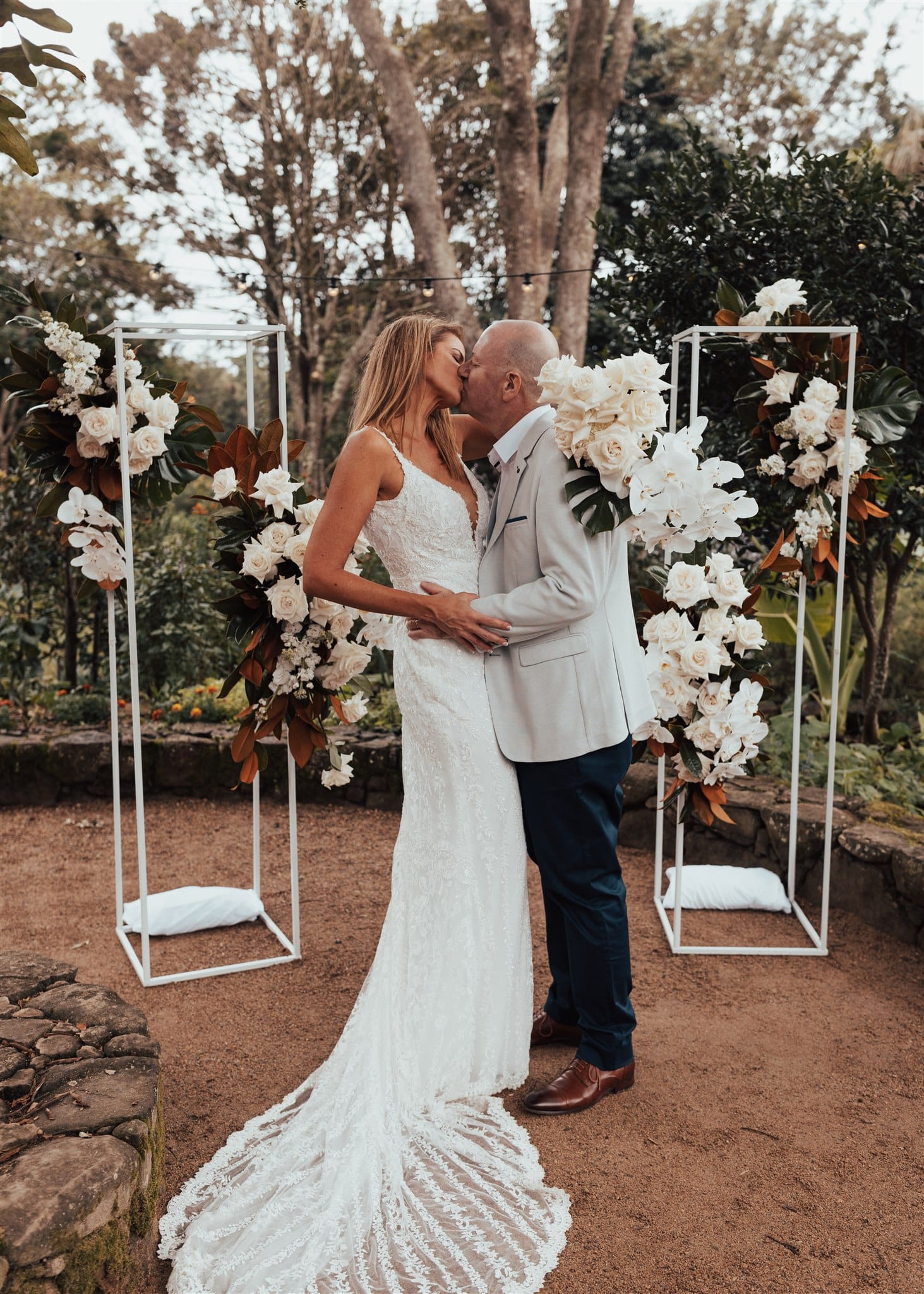 HIP Elopement and Wedding Styling Guide | MM plinths